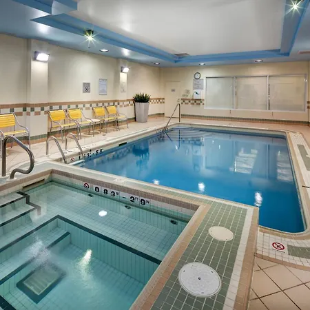 Fairfield Inn & Suites By Marriott Toronto Airport-3